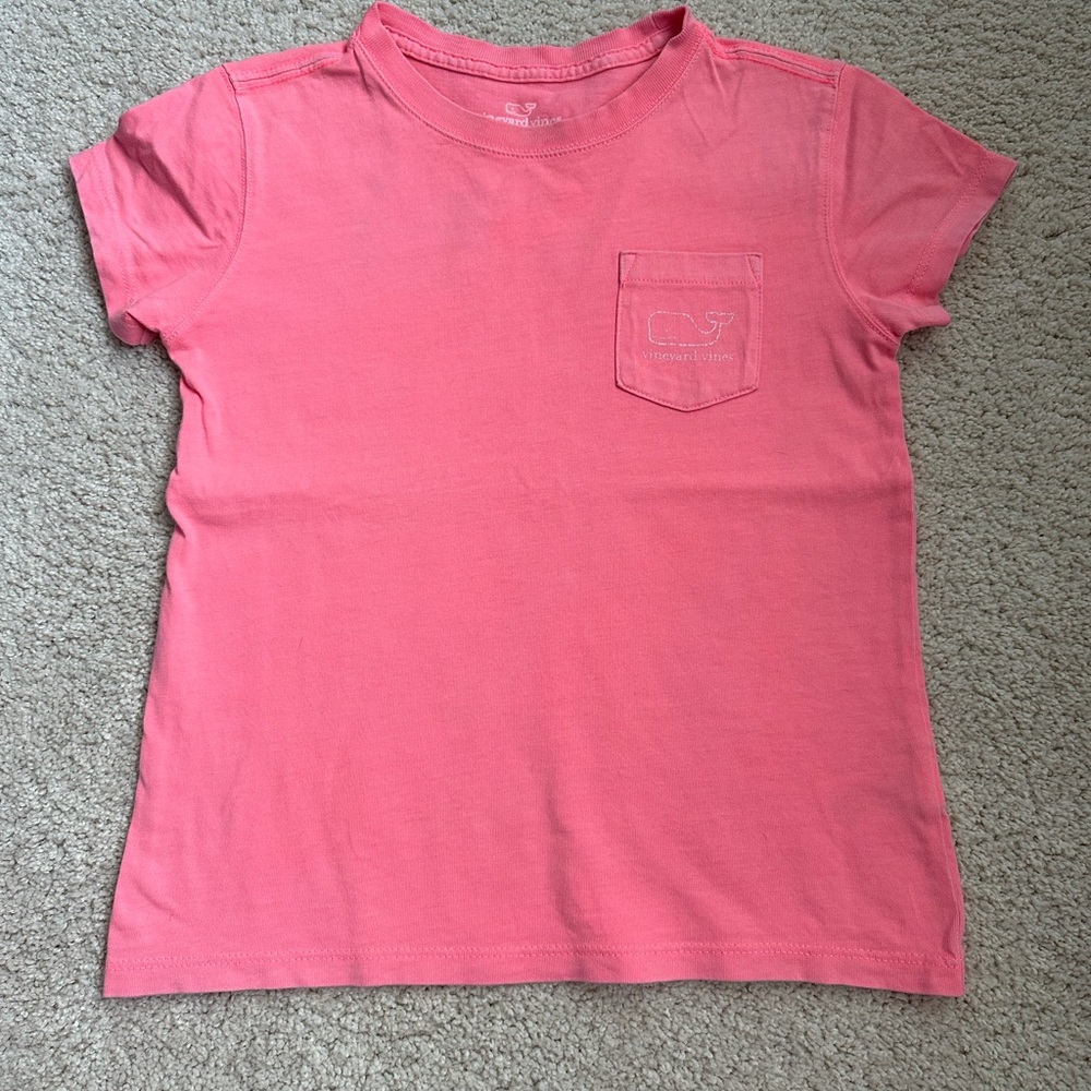 Girls size XS(5-6) Vineyard Vines orange short sleeve whale t-shirt.